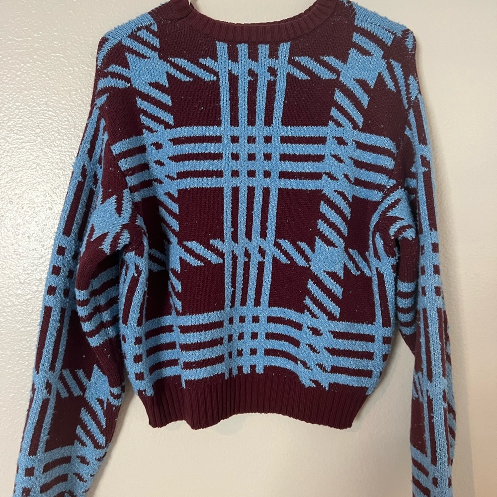 KNIT SWEATER